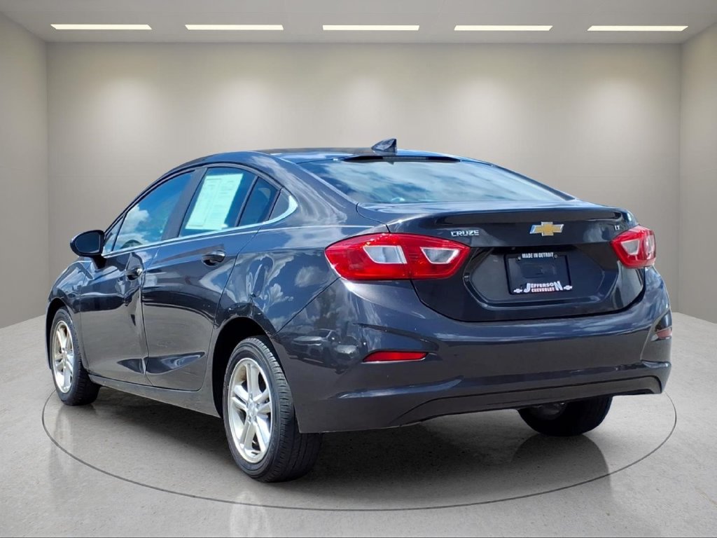 Used 2017 Chevrolet Cruze LT FWD image 20
