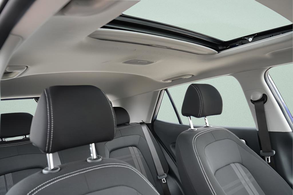 Certified 2025 Hyundai Venue SEL FWD image 14
