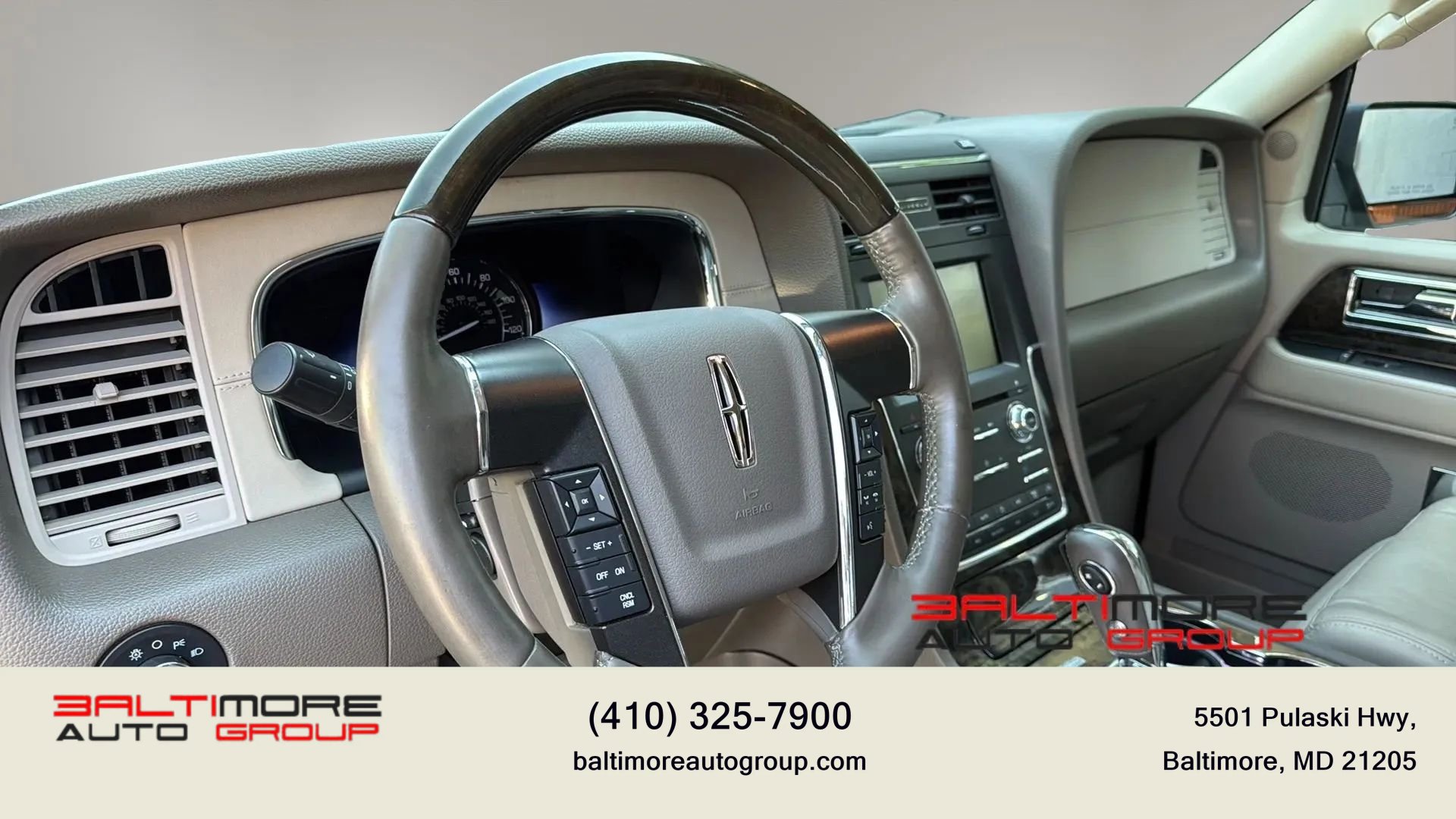 Used 2015 Lincoln Navigator 4WD image 10