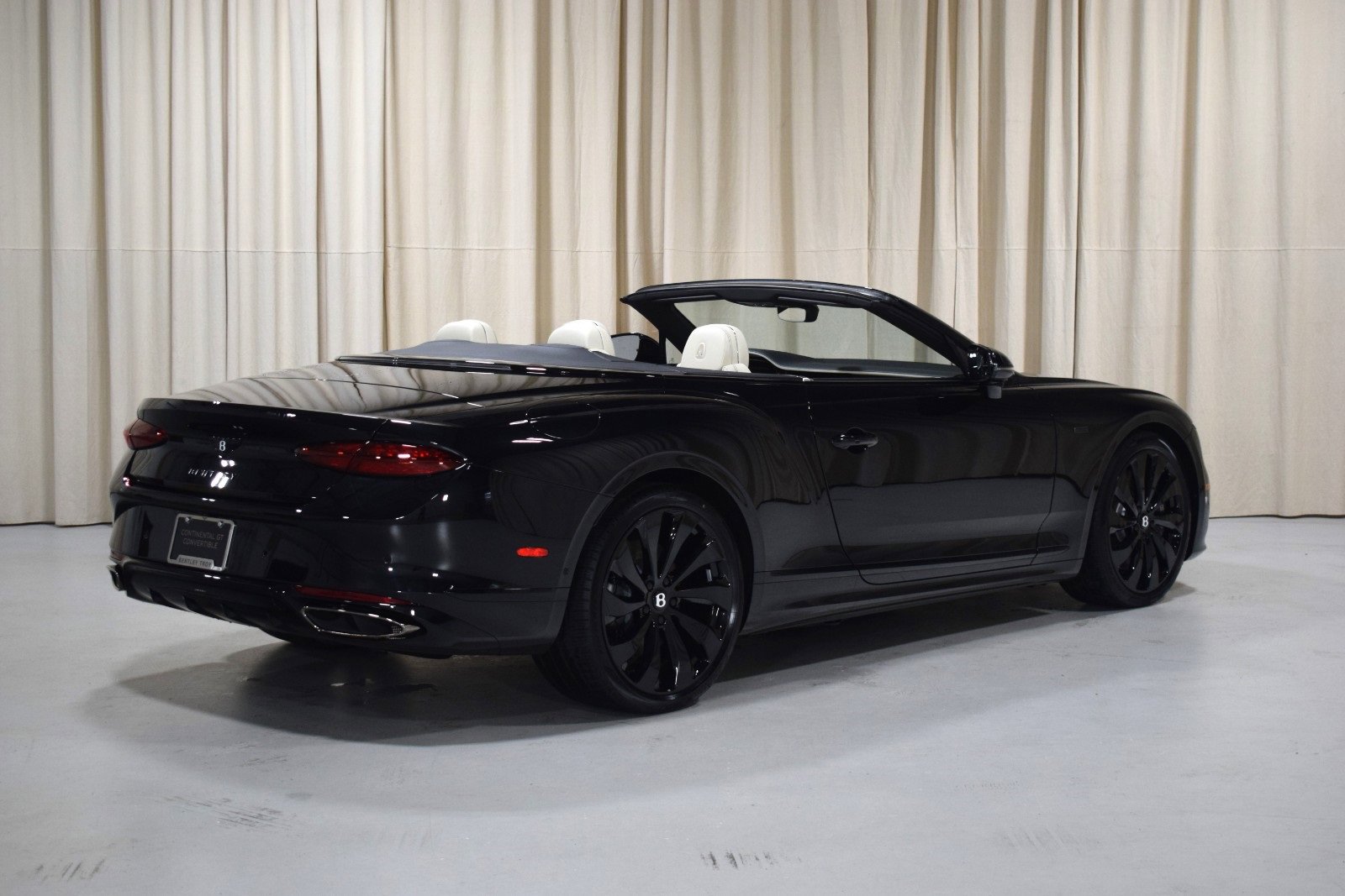 New 2025 Bentley Continental GTC image 3