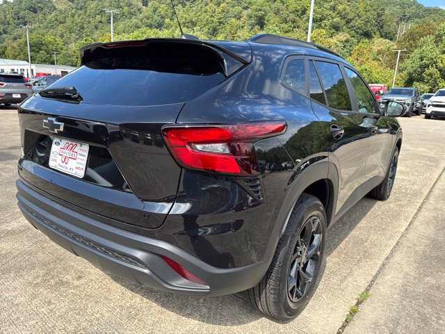 New 2026 Chevrolet Trax LT w/ Sunroof Package FWD image 7