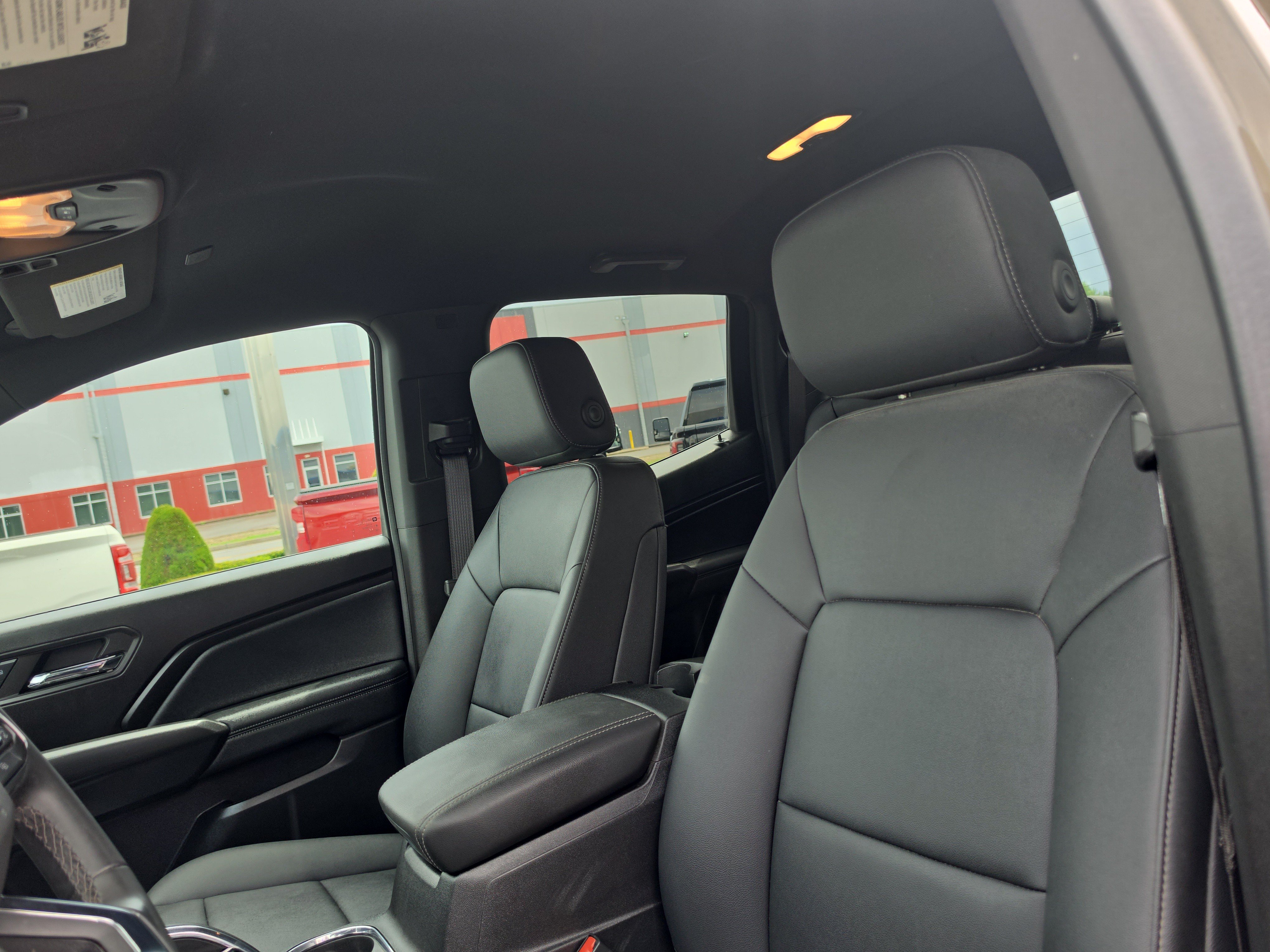 Used 2024 GMC Canyon Elevation w/ Elevation Premium Package AWD/4WD image 12