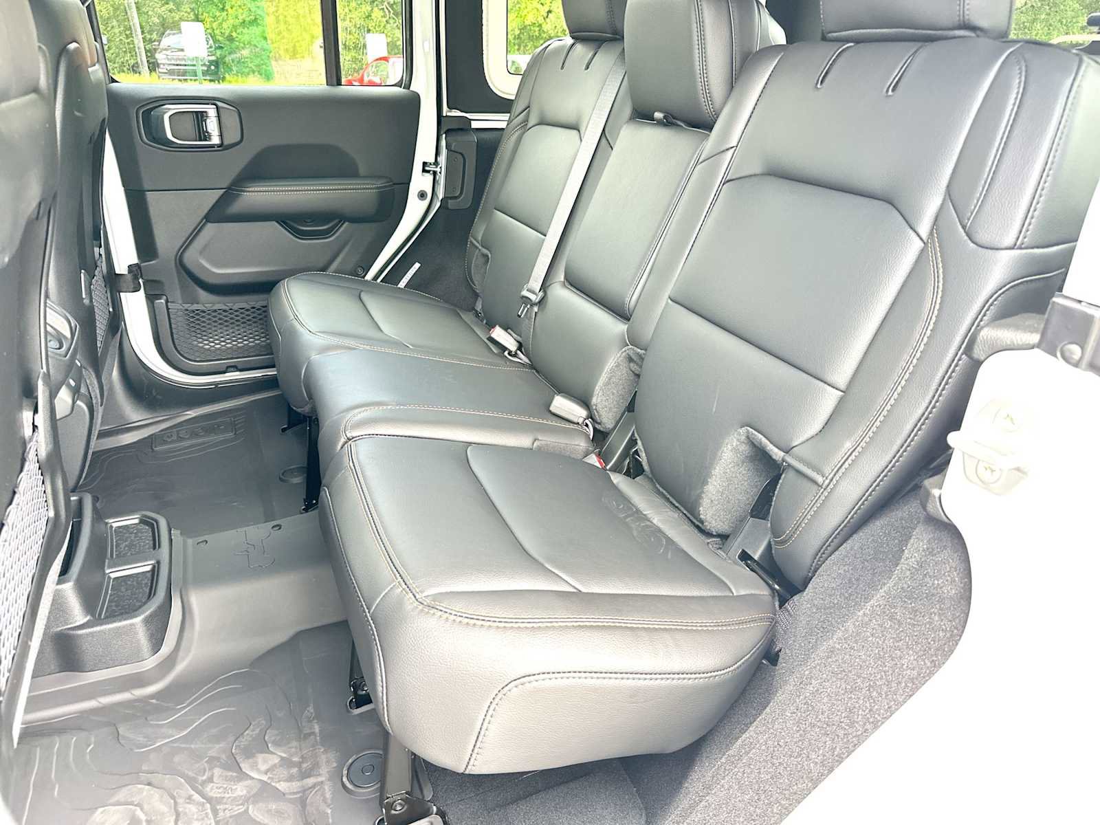 New 2026 Jeep Wrangler Unlimited Sahara AWD/4WD image 23