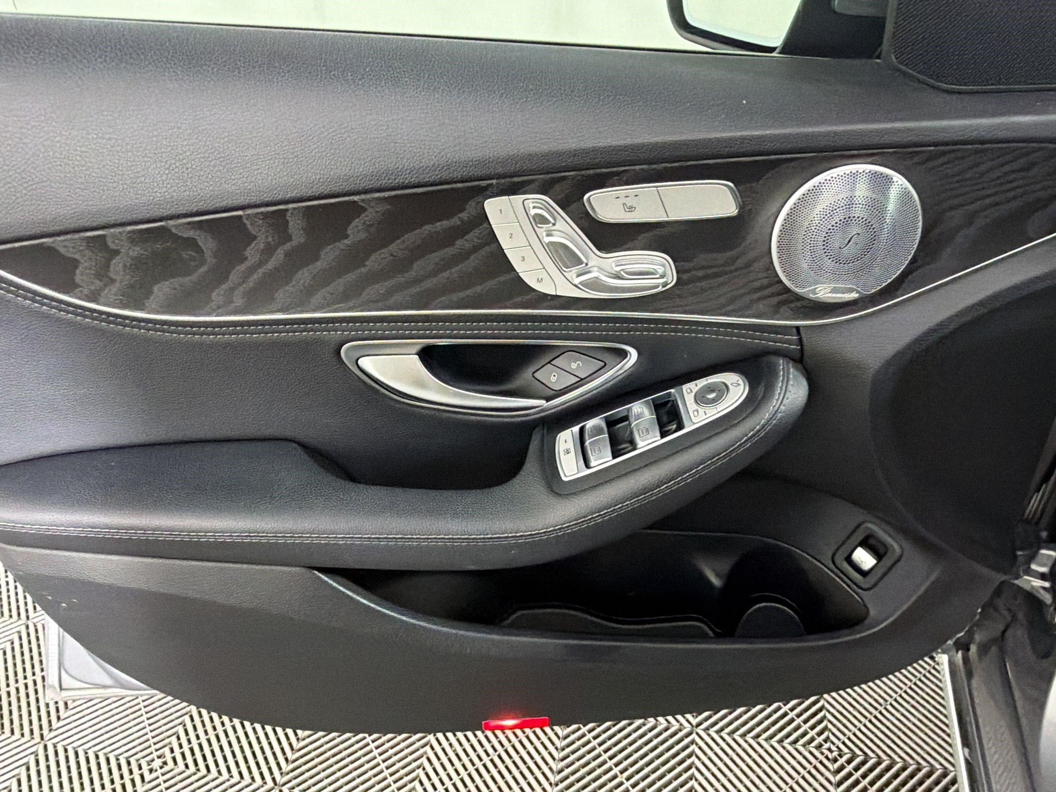 Used 2015 Mercedes-Benz C 300 4MATIC Sedan image 14