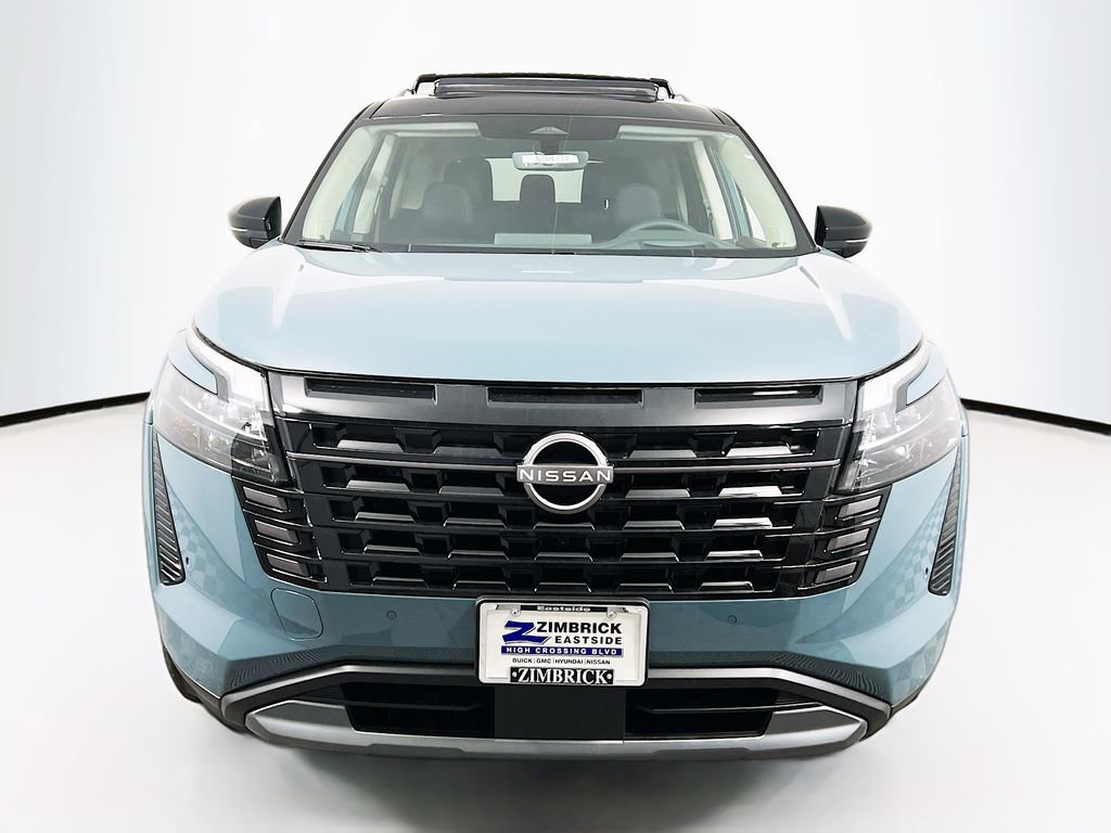 New 2026 Nissan Pathfinder Platinum image 2