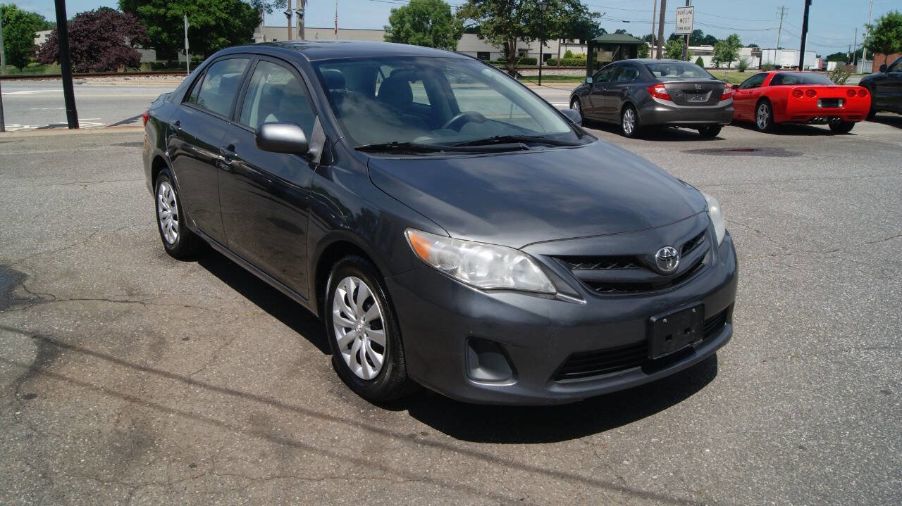 Used 2012 Toyota Corolla LE image 2