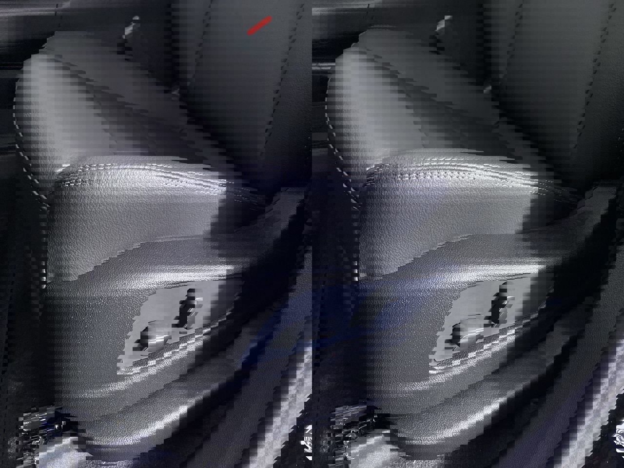 New 2026 Cadillac XT5 Luxury w/ LPO, Floor Liner Package image 9