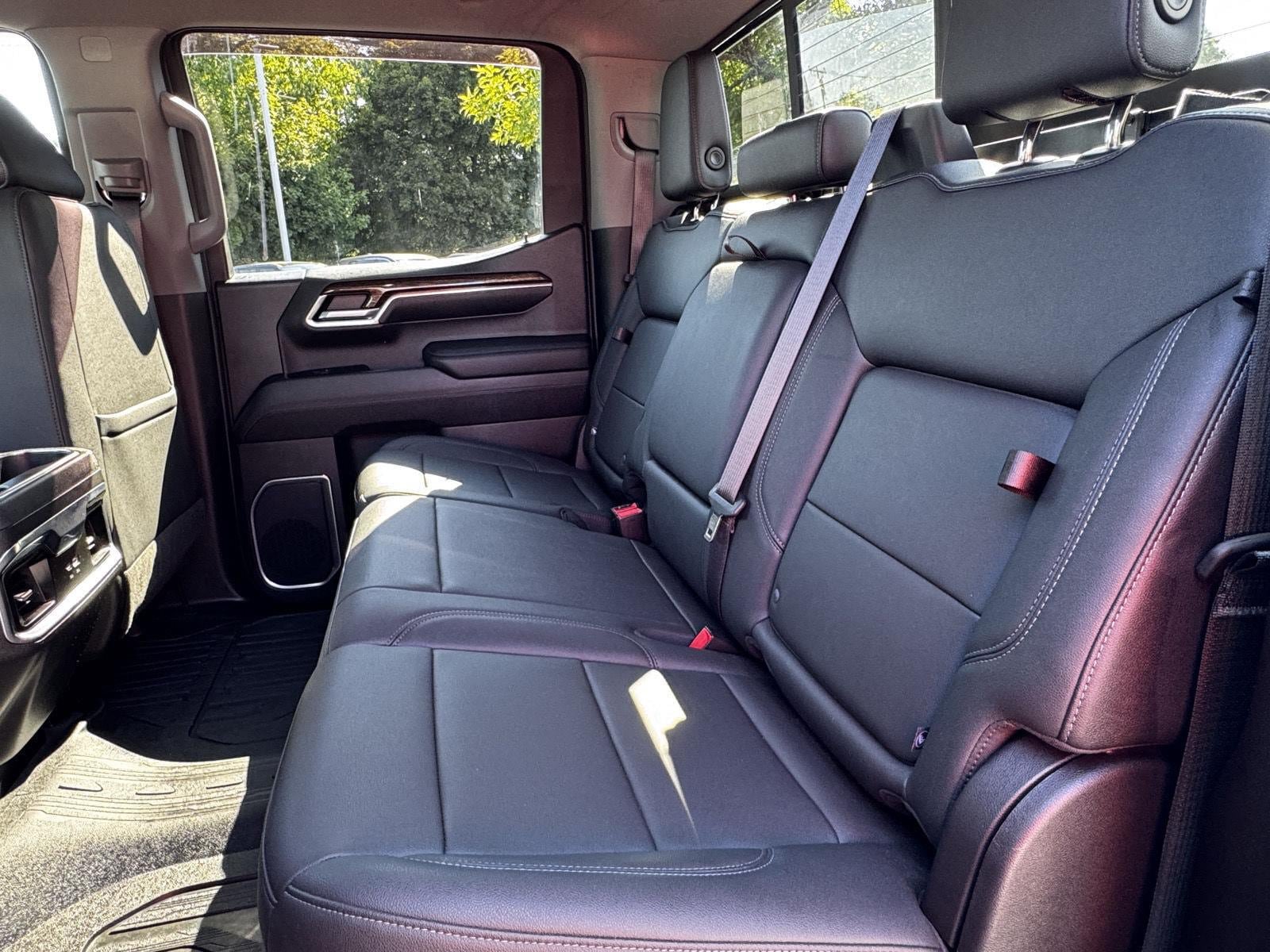 Used 2022 GMC Sierra 1500 Elevation w/ Elevation Premium Package AWD/4WD image 18