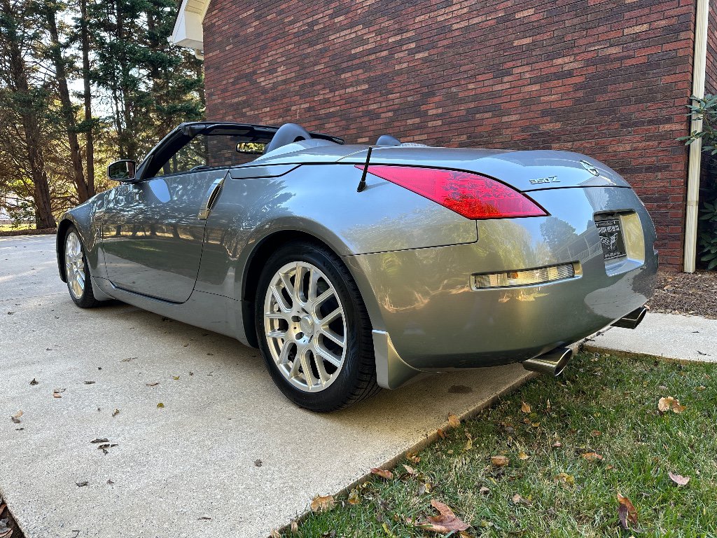 Used 2006 Nissan 350Z Grand Touring RWD image 16