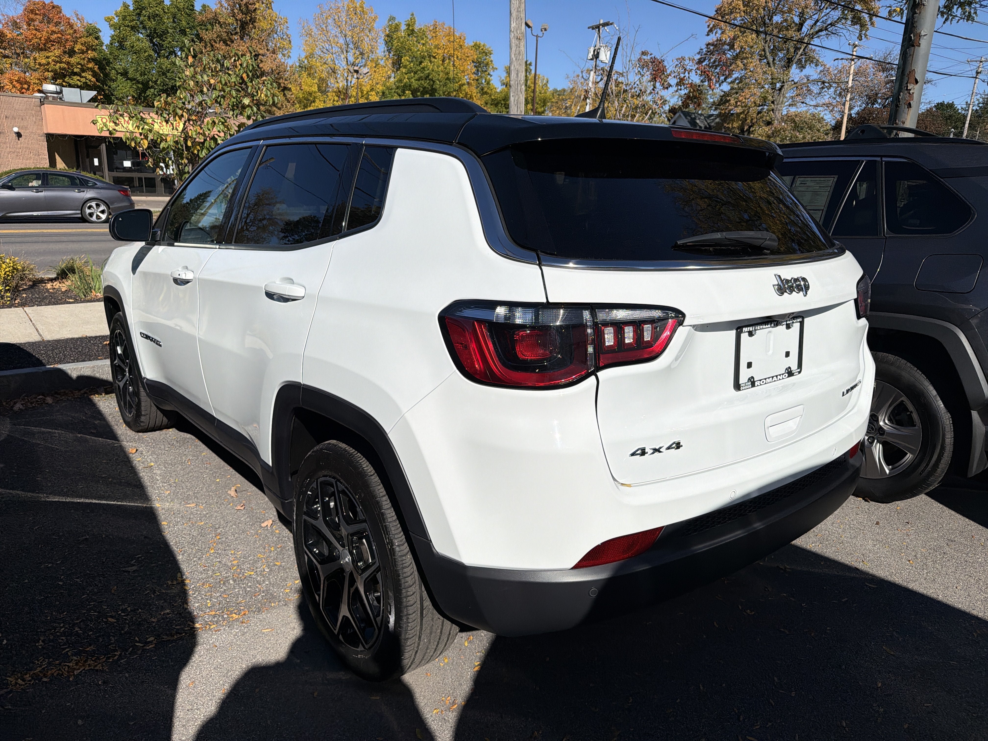 Used 2024 Jeep Compass Limited AWD/4WD image 5