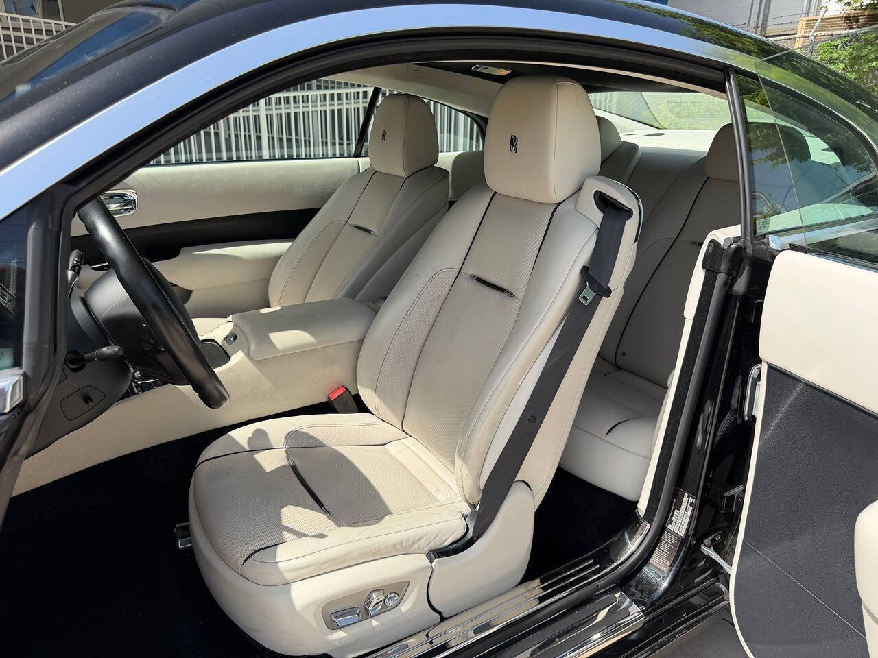 Used 2016 Rolls-Royce Wraith RWD image 15