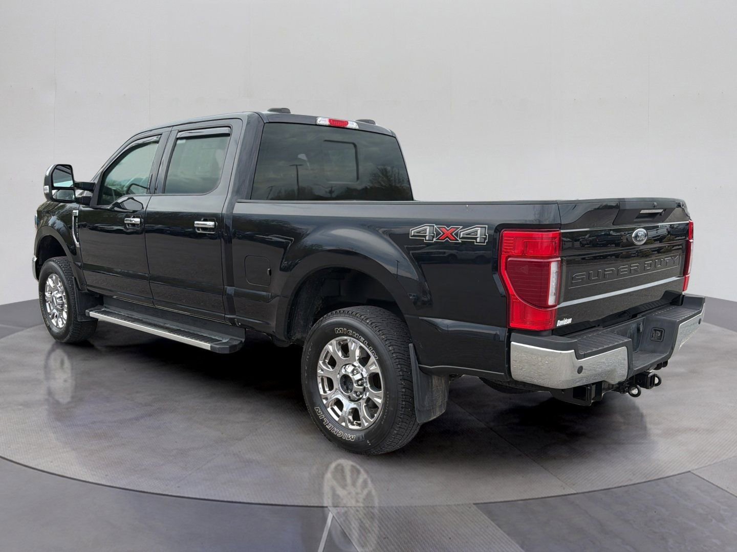 Used 2022 Ford F250 Lariat w/ Lariat Ultimate Package AWD/4WD image 3