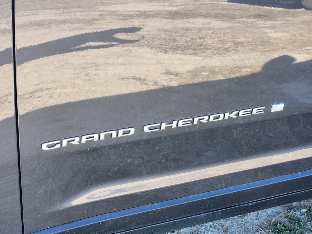 New 2026 Jeep Grand Cherokee L 2WD image 8