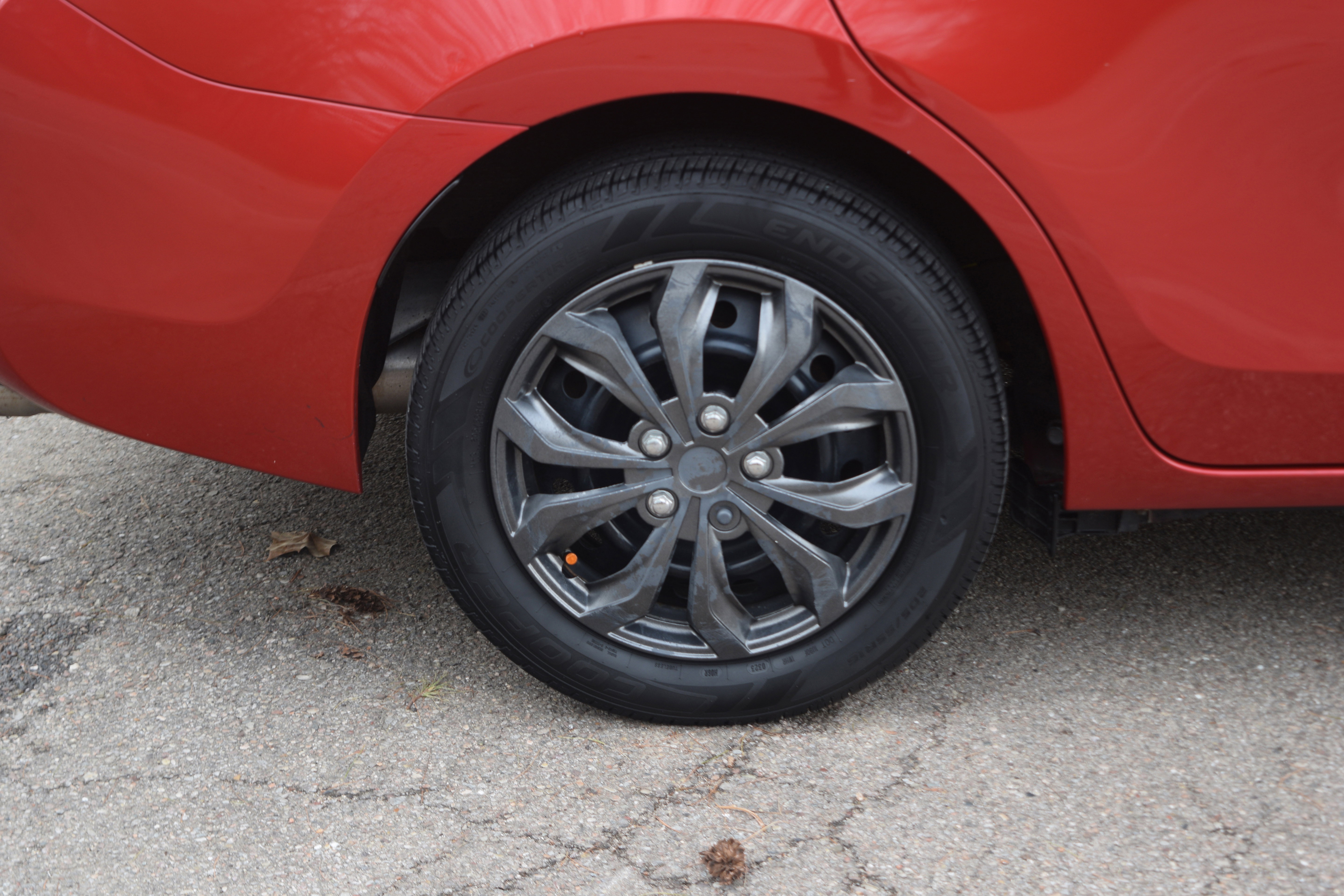 Used 2018 Toyota Corolla LE image 27