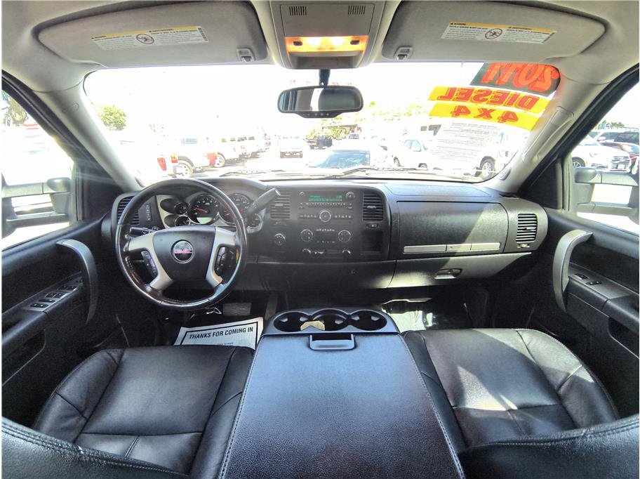 Used 2011 GMC Sierra 2500 SLE w/ SLE Preferred Package AWD/4WD image 6