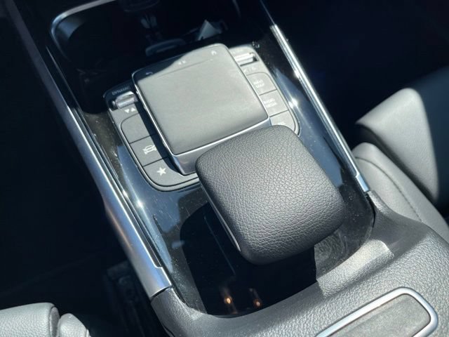 Used 2023 Mercedes-Benz GLB 250 4MATIC w/ Premium Package image 26