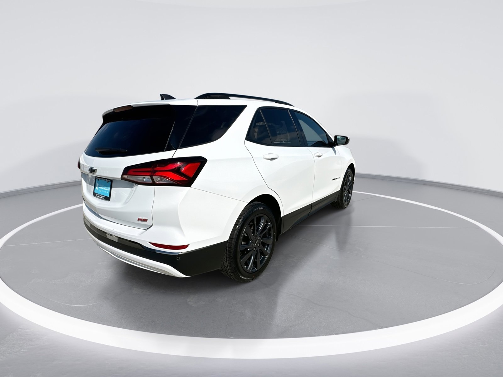 Used 2022 Chevrolet Equinox RS w/ LPO, Floor Liner Package FWD image 8