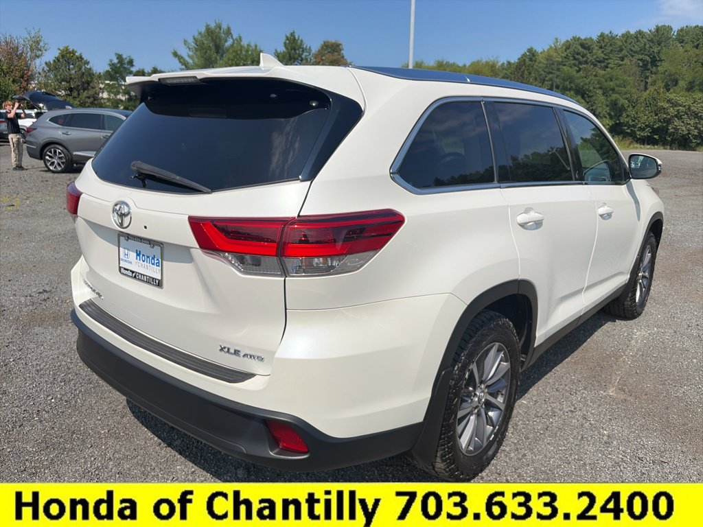 Used 2019 Toyota Highlander XLE AWD/4WD image 7