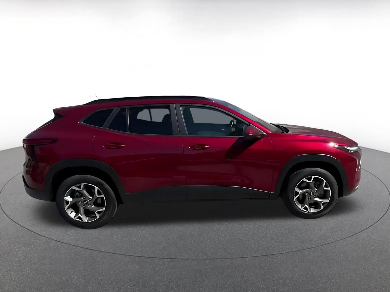 Used 2025 Chevrolet Trax LT w/ LT Convenience Package FWD image 14