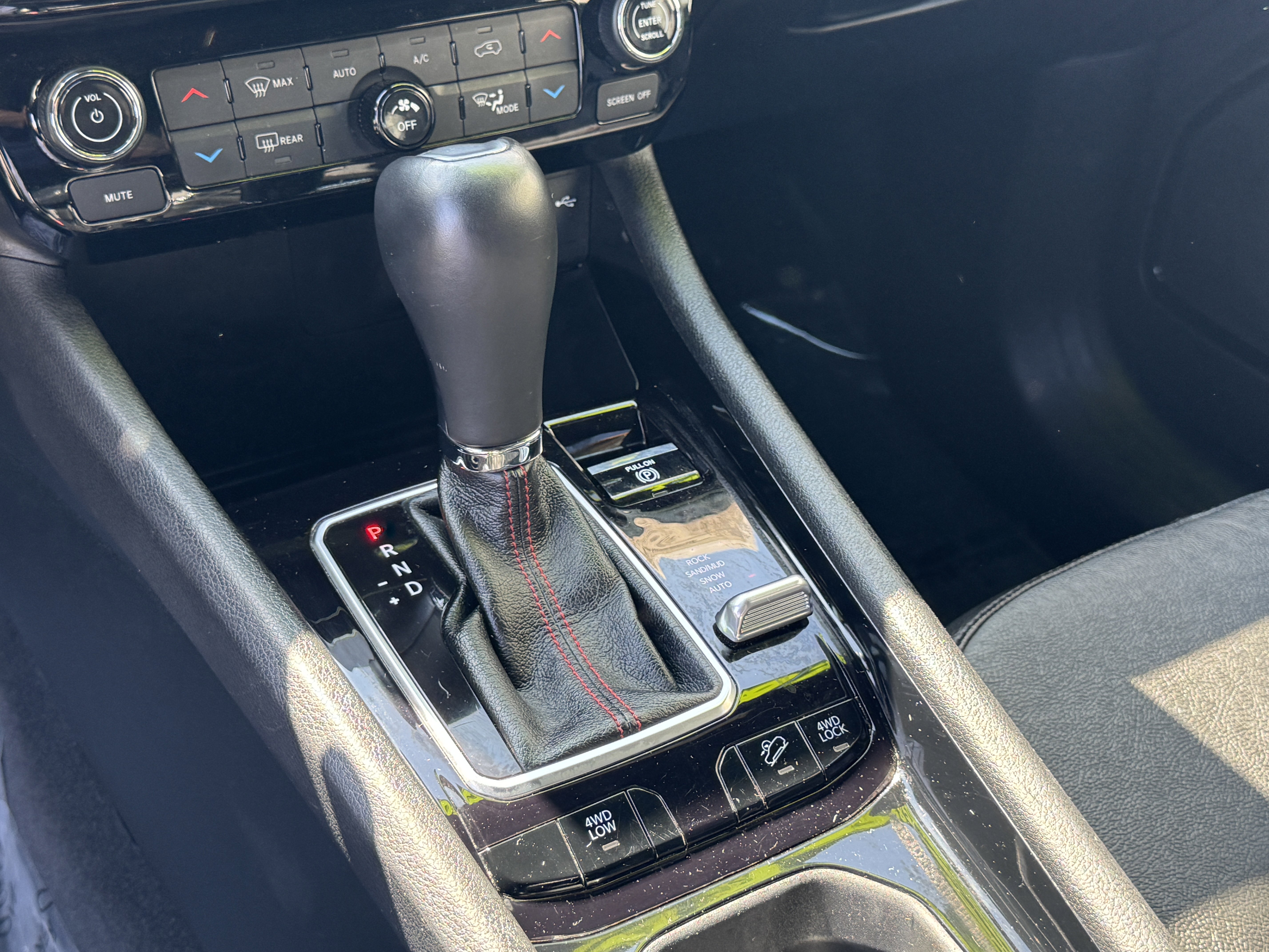 Used 2024 Jeep Compass Trailhawk image 28