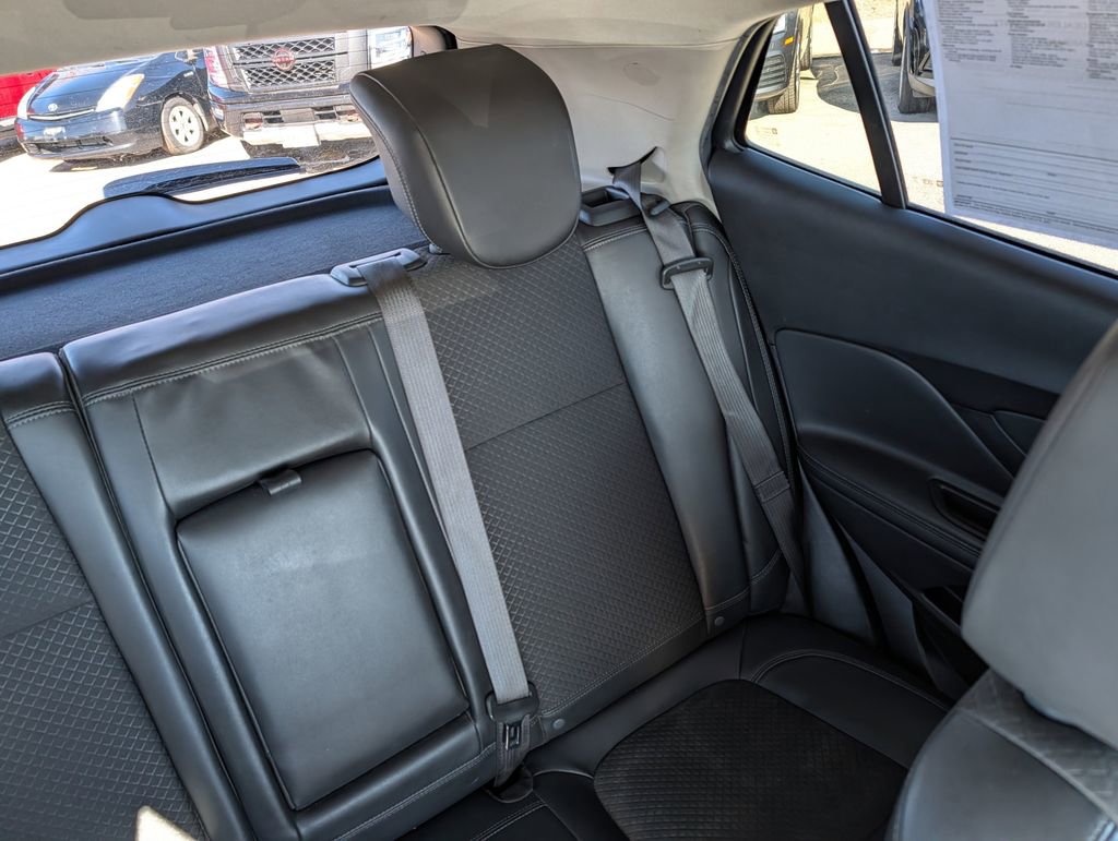 Used 2021 Buick Encore Preferred image 14