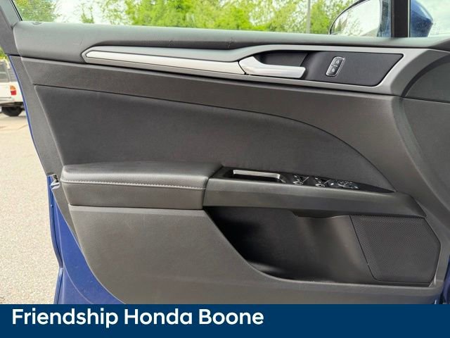 Used 2016 Ford Fusion SE FWD image 13