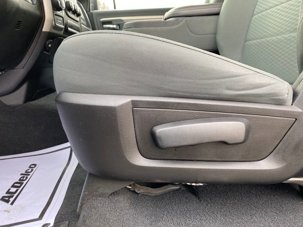 Used 2020 RAM 1500 Classic SLT image 16