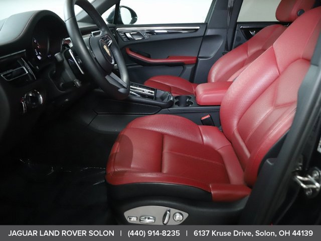 Used 2023 Porsche Macan AWD/4WD image 17