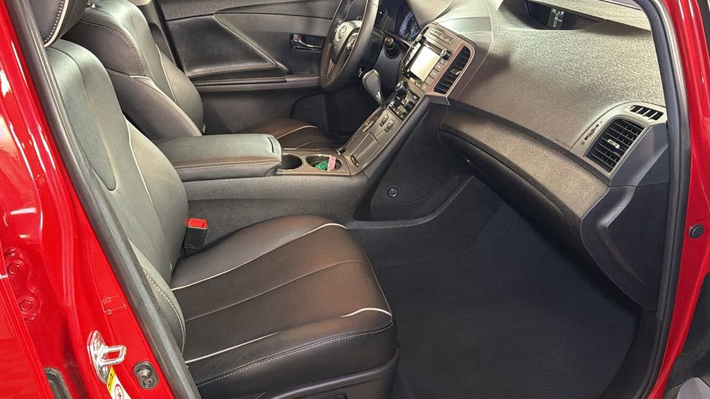 Used 2015 Toyota Venza XLE image 9