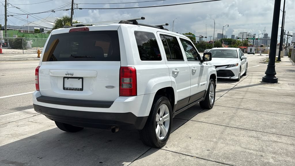 Used 2017 Jeep Patriot Latitude FWD image 14