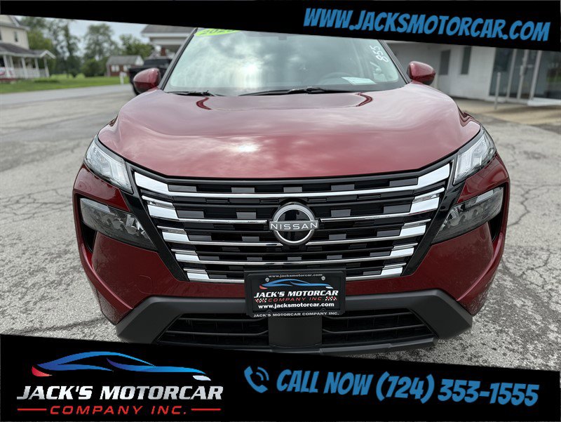 Used 2025 Nissan Rogue SV w/ SV Premium Package image 15