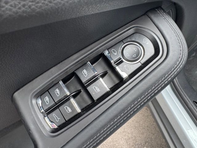 Used 2024 Porsche Macan Turbo image 41
