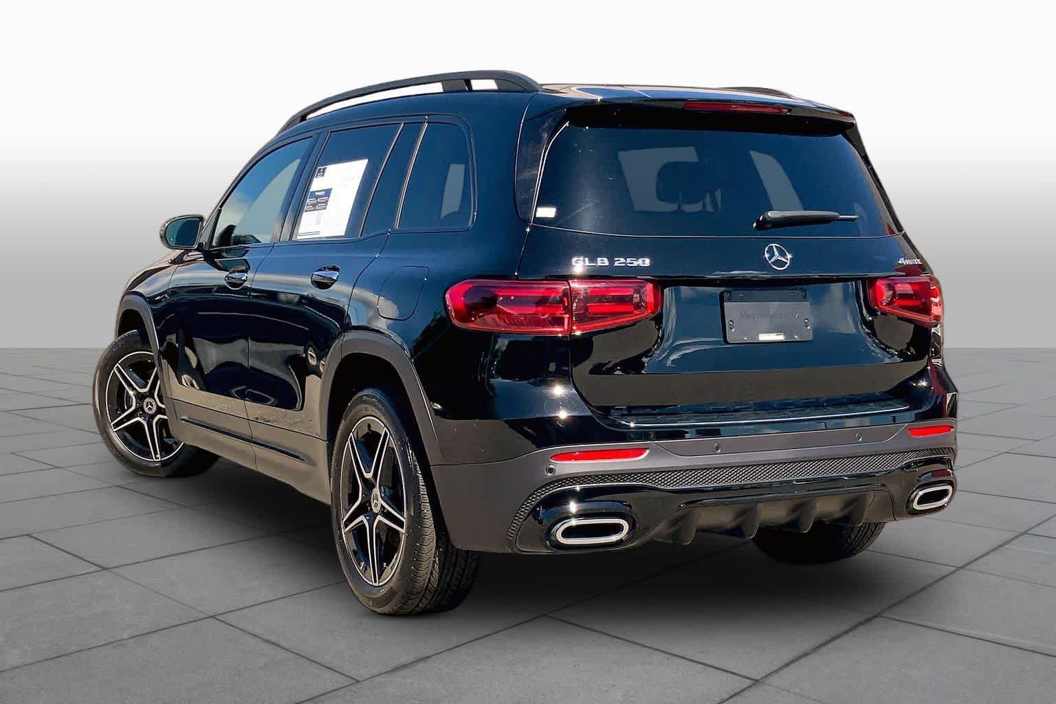 Used 2026 Mercedes-Benz GLB 250 4MATIC image 12