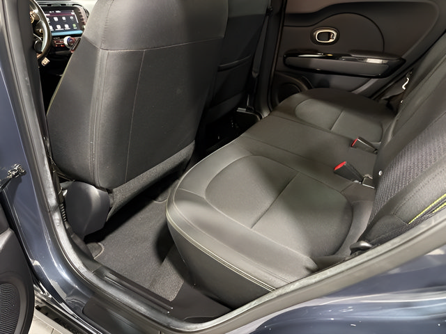 Used 2015 Kia Soul + w/ Audio Package FWD image 29