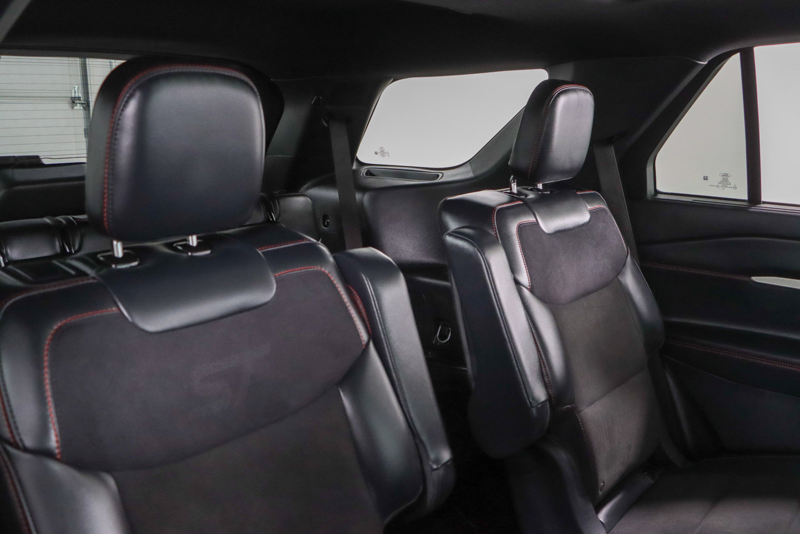 Used 2025 Ford Explorer ST AWD/4WD image 29