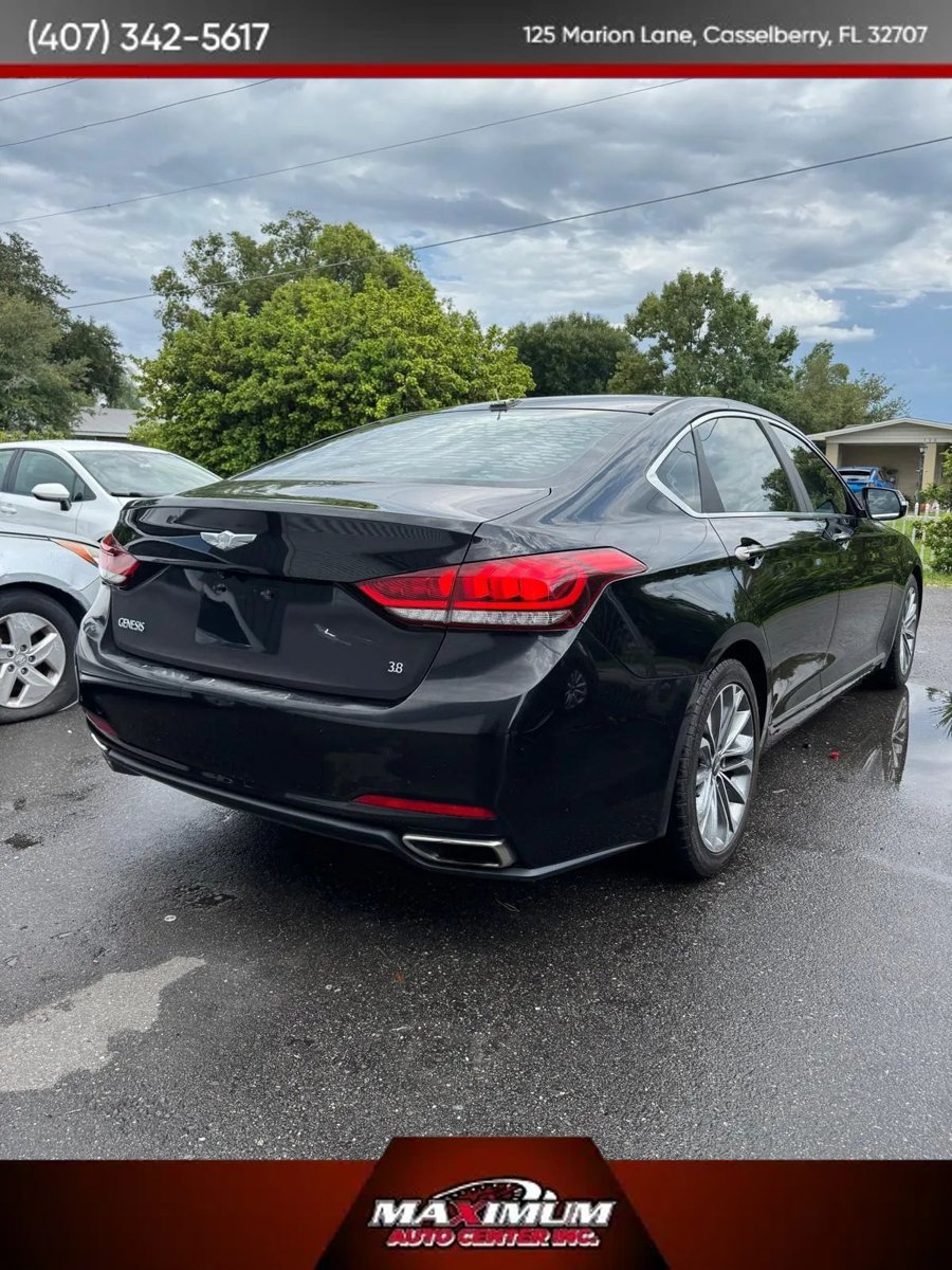 Used 2015 Hyundai Genesis 3.8 RWD image 3