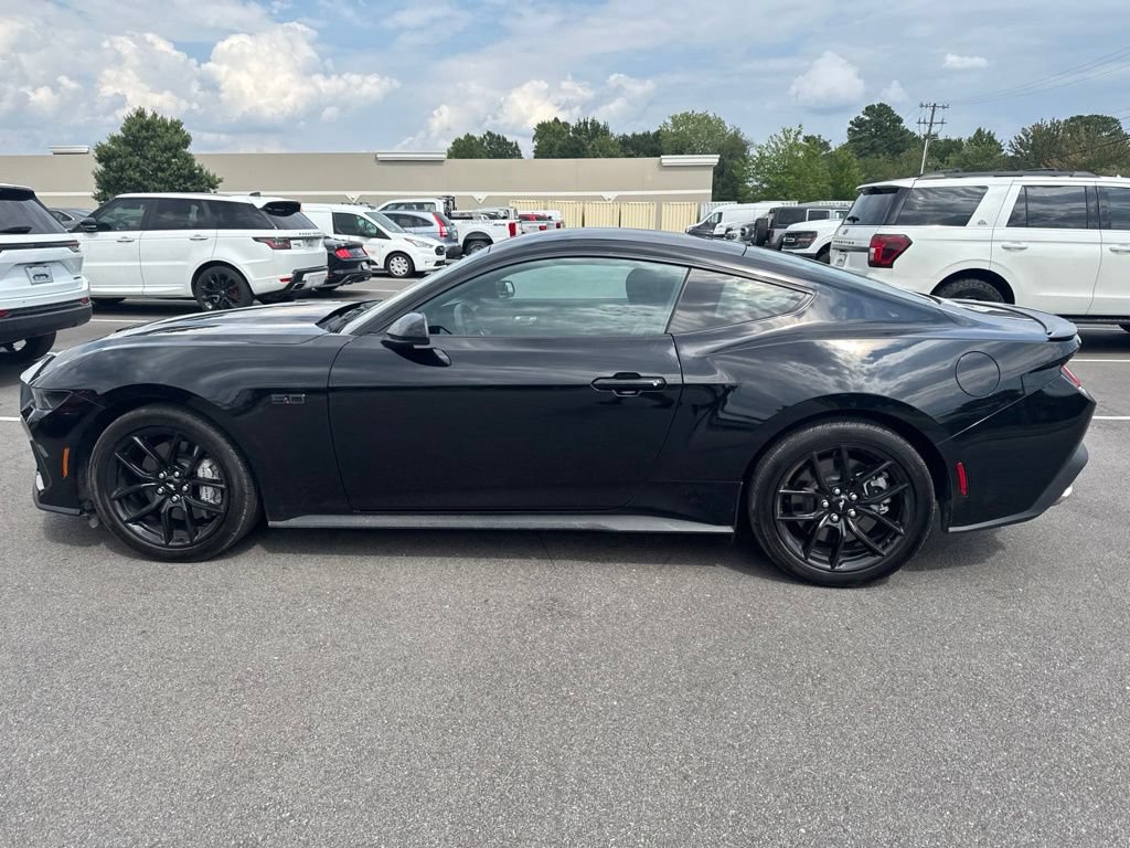 Used 2025 Ford Mustang GT RWD image 12