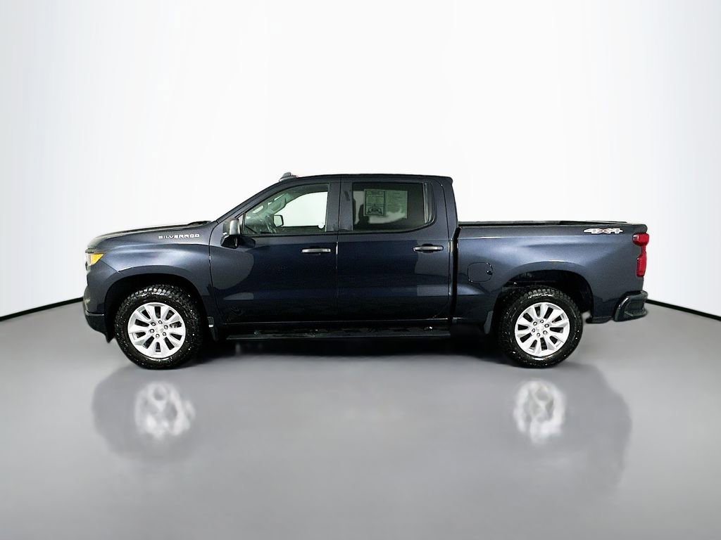 Used 2022 Chevrolet Silverado 1500 Custom image 4
