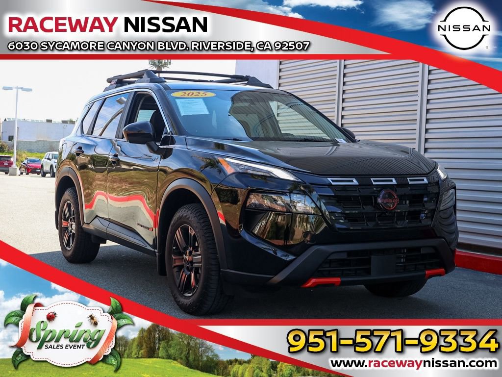 Used 2025 Nissan Rogue SV image 1