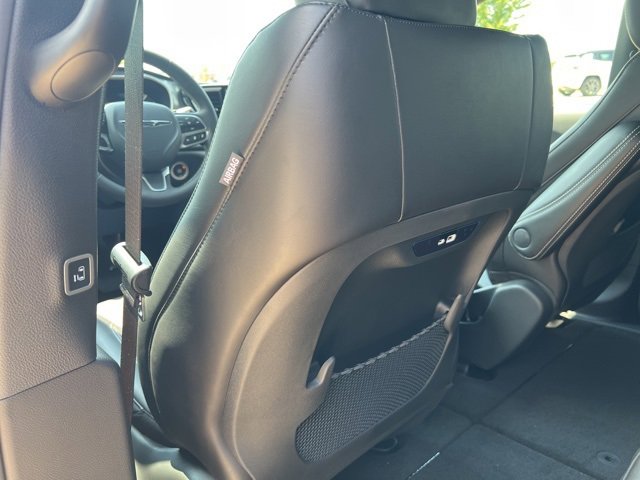 New 2026 Chrysler Pacifica Select image 22