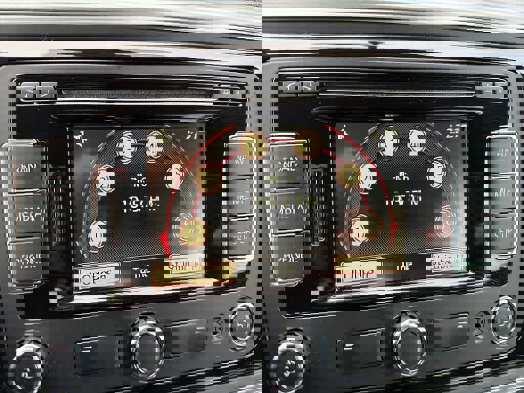 Used 2014 Volkswagen Beetle R-Line image 21