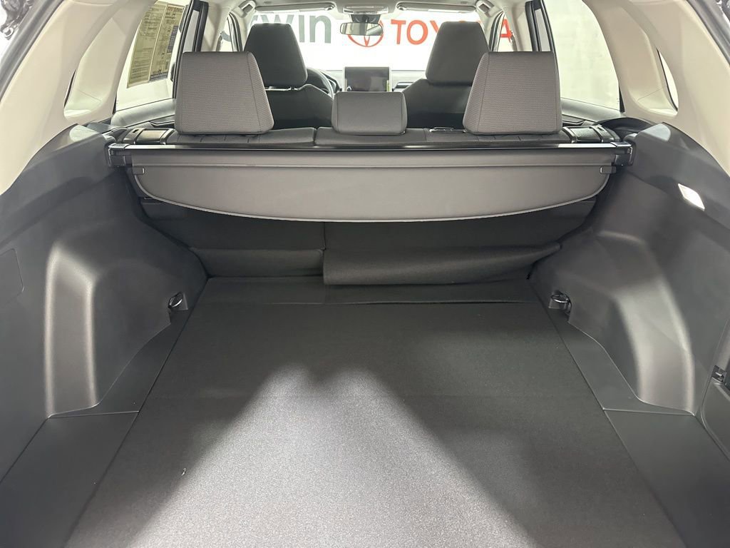 Used 2025 Toyota RAV4 XLE w/ Convenience Package image 15
