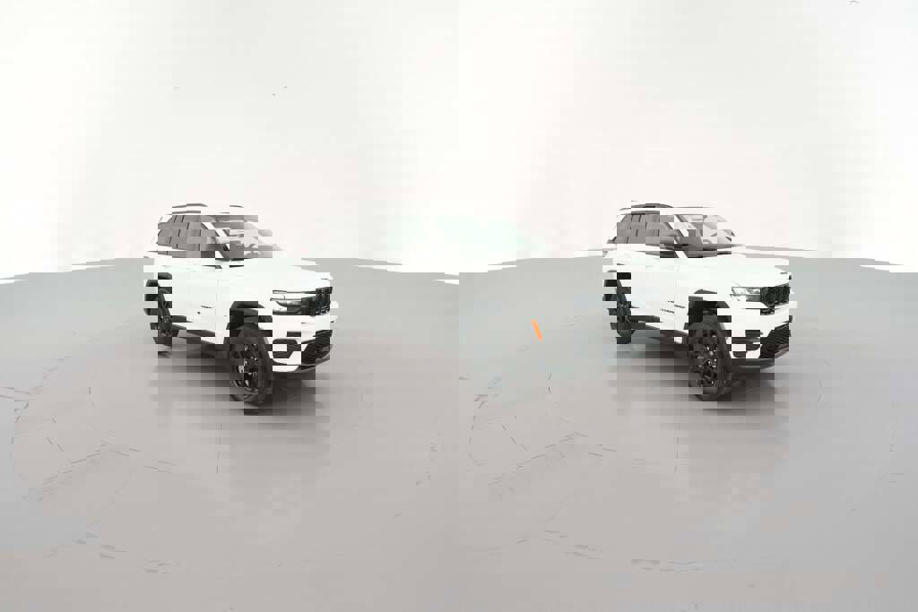 New 2025 Jeep Grand Cherokee Altitude image 16