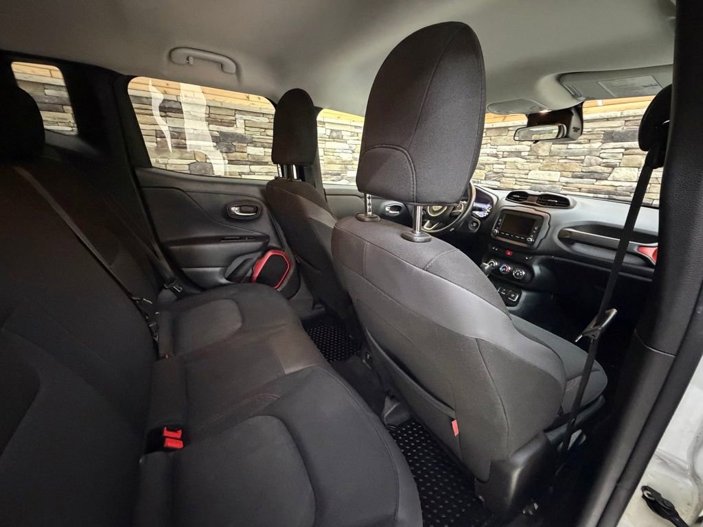 Used 2016 Jeep Renegade Trailhawk AWD/4WD image 28