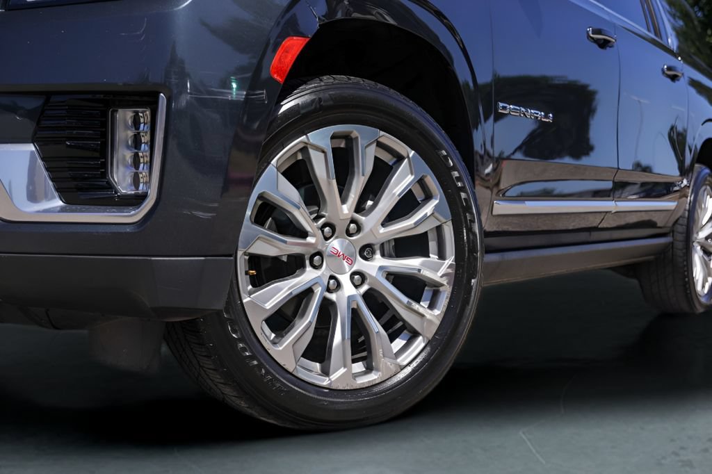 Used 2022 GMC Yukon XL Denali w/ Max Trailering Package AWD/4WD image 4