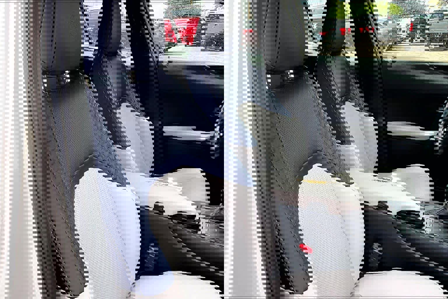 Used 2020 Lexus UX 250h w/ Premium Package image 8