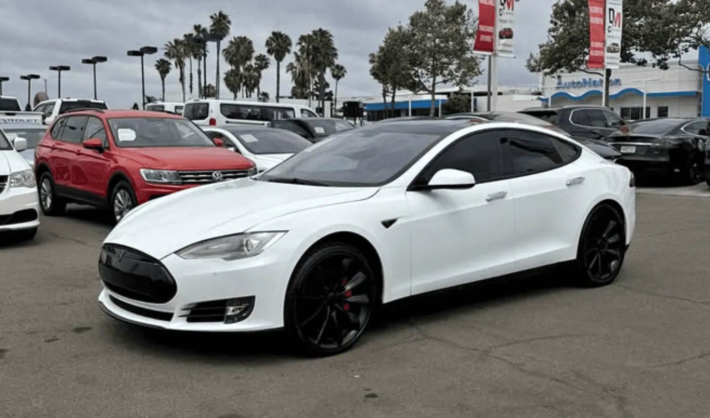 Used 2014 Tesla Model S P85 RWD image 3