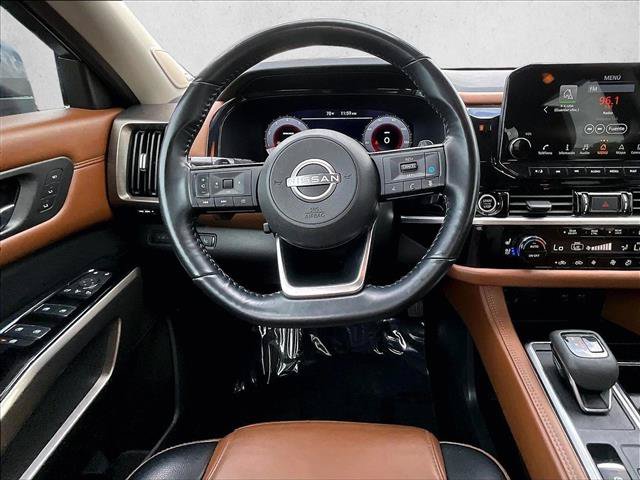 Used 2024 Nissan Pathfinder Platinum AWD/4WD image 7