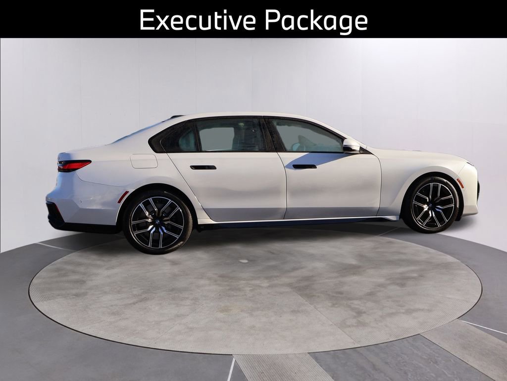 Certified 2025 BMW 760i xDrive image 11