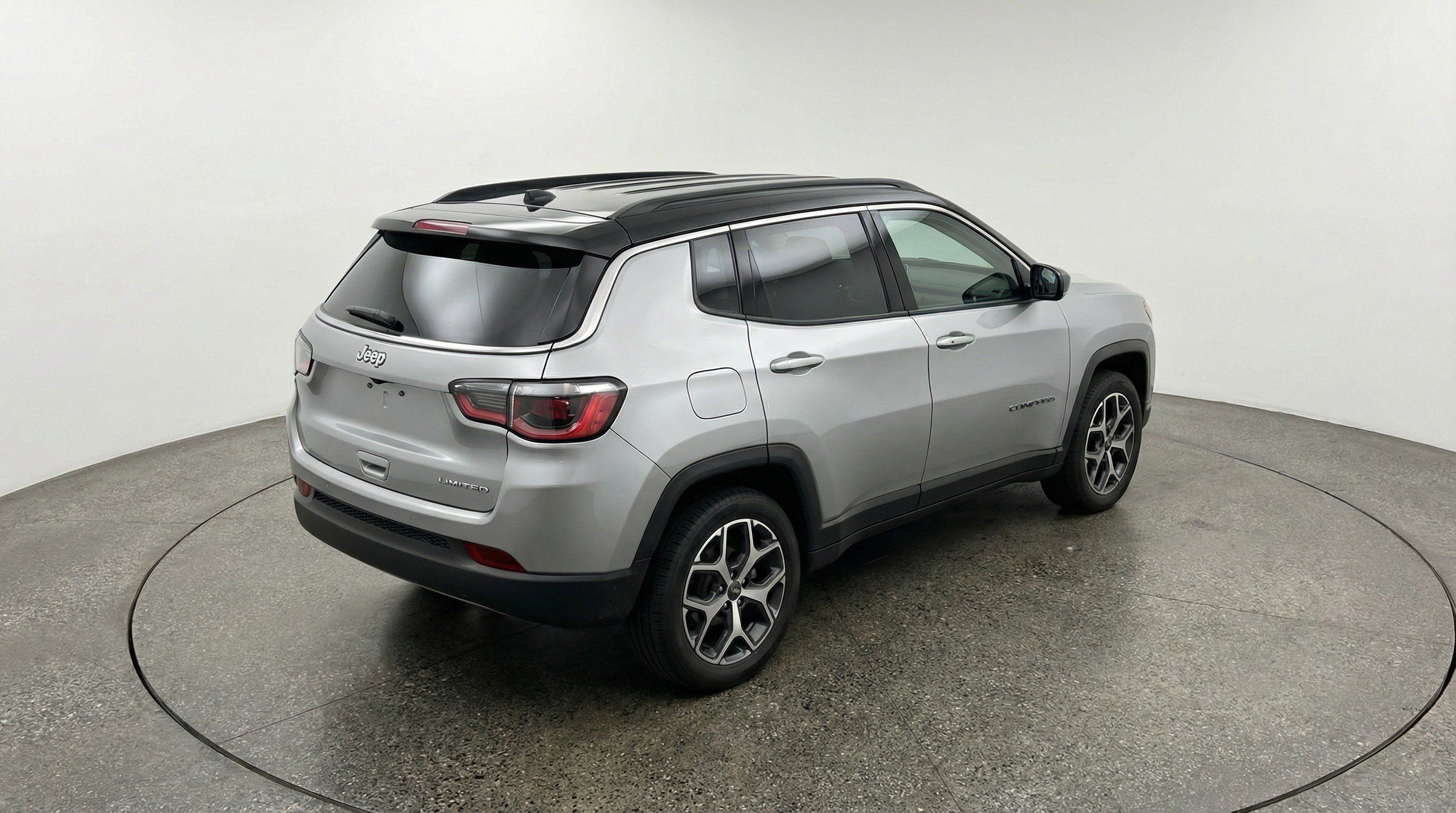 Used 2025 Jeep Compass Limited AWD/4WD image 9